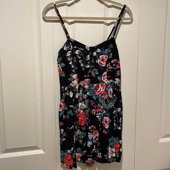 EUC Express dress black with floral pattern size small - Picture 1 of 4